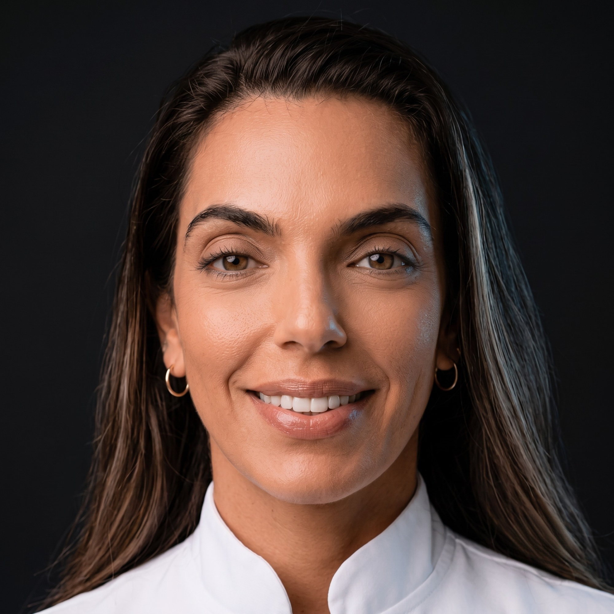 Dra. Késya Nogueira - Cirurgiã-dentista especializada em ortodontia